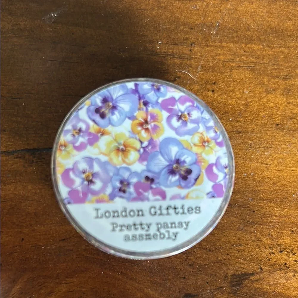 London Gifties Washi flowers with gold written on the print NEW